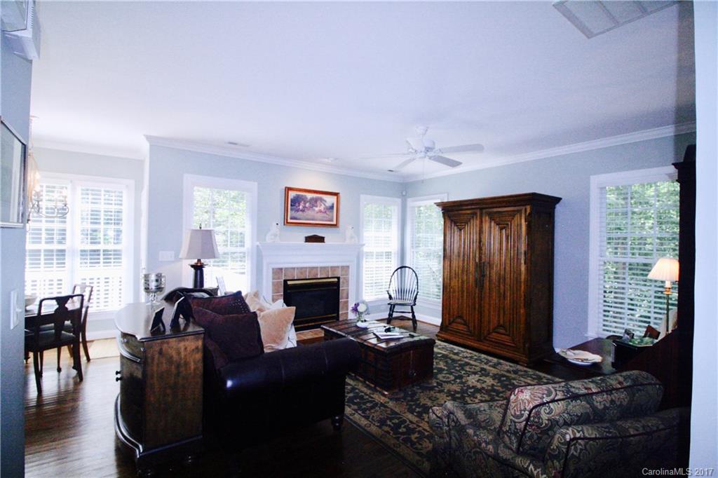 The Oaks on Providence - Residential