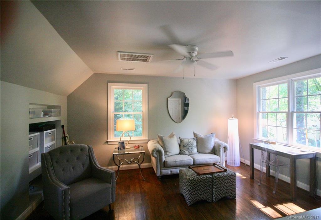 The Oaks on Providence - Residential