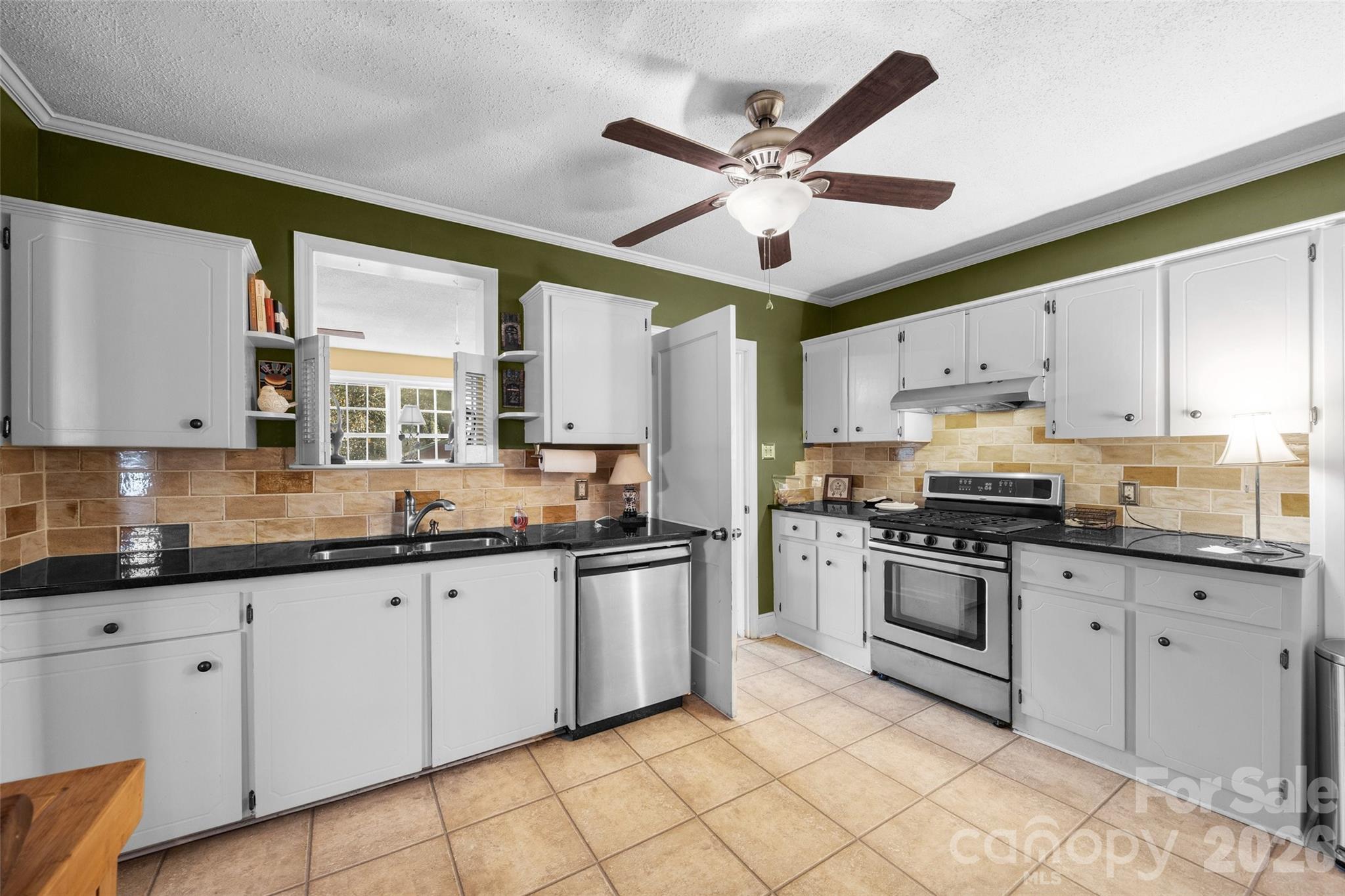 Country Club Estates - Residential