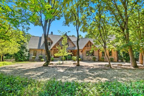 9208 Flying Eagle Lane Charlotte NC 28278