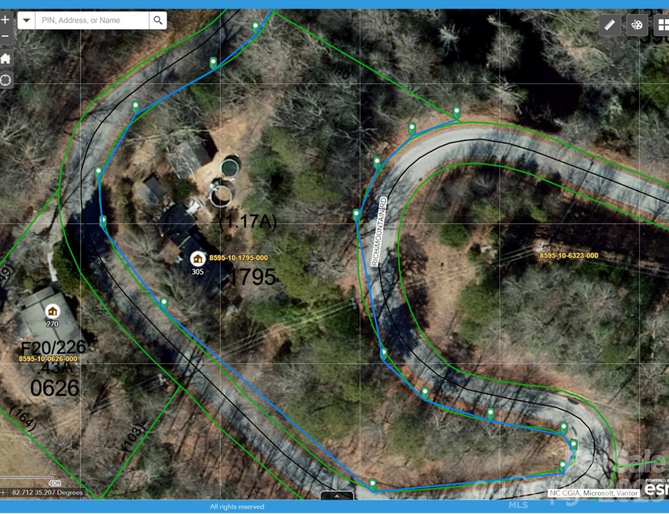 Main image without alt text