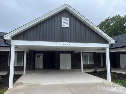 Photo of 302 E Boyd Street #Unit B, Maiden, NC 28650 (MLS # 4291266)