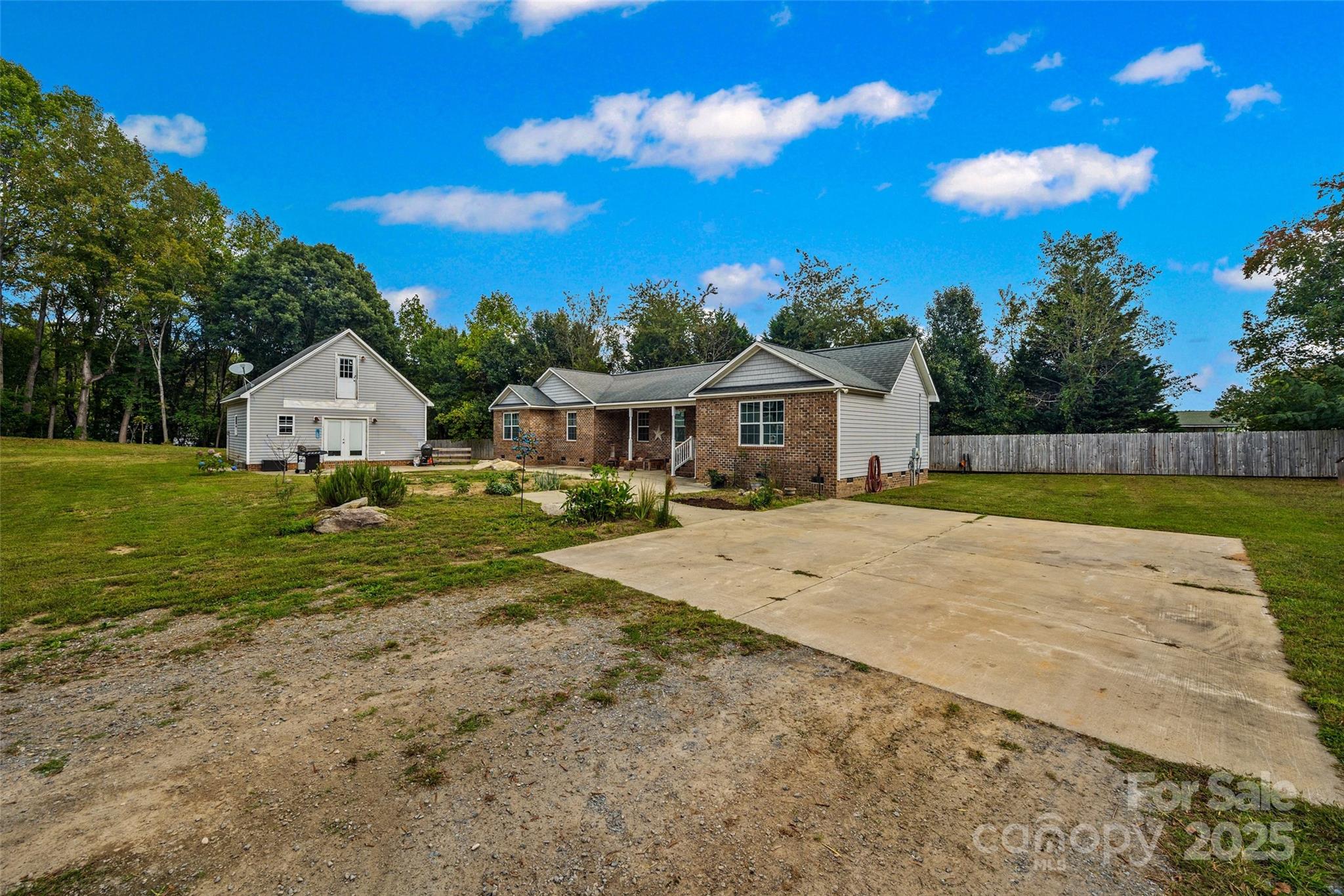 Joannas Lake - Residential