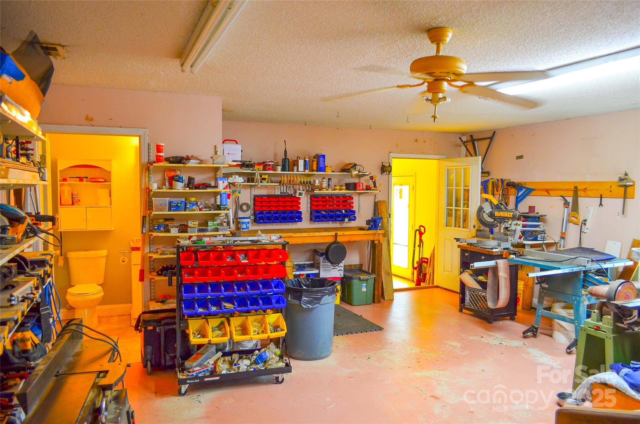 Joannas Lake - Residential