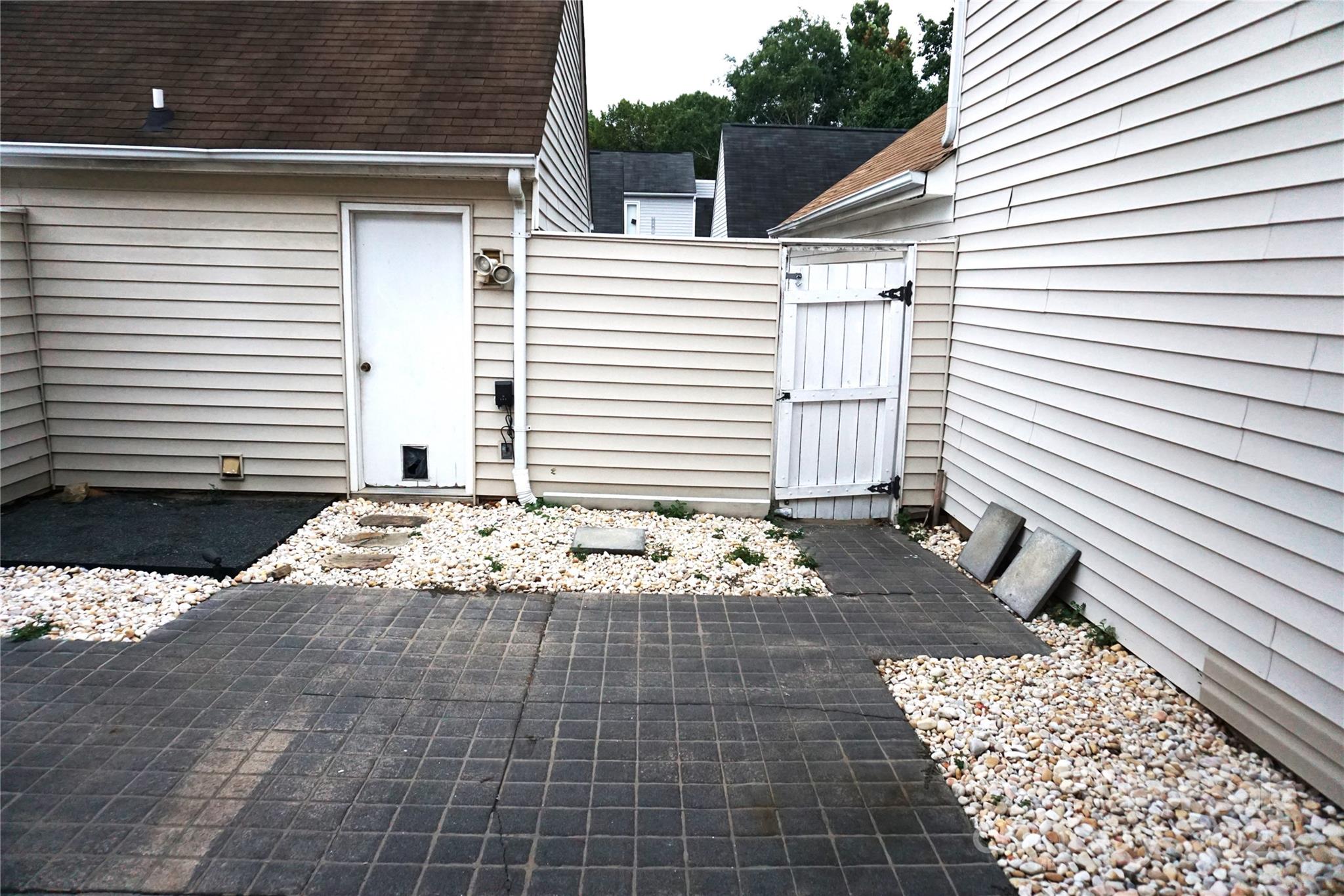 1648 Hollow Drive