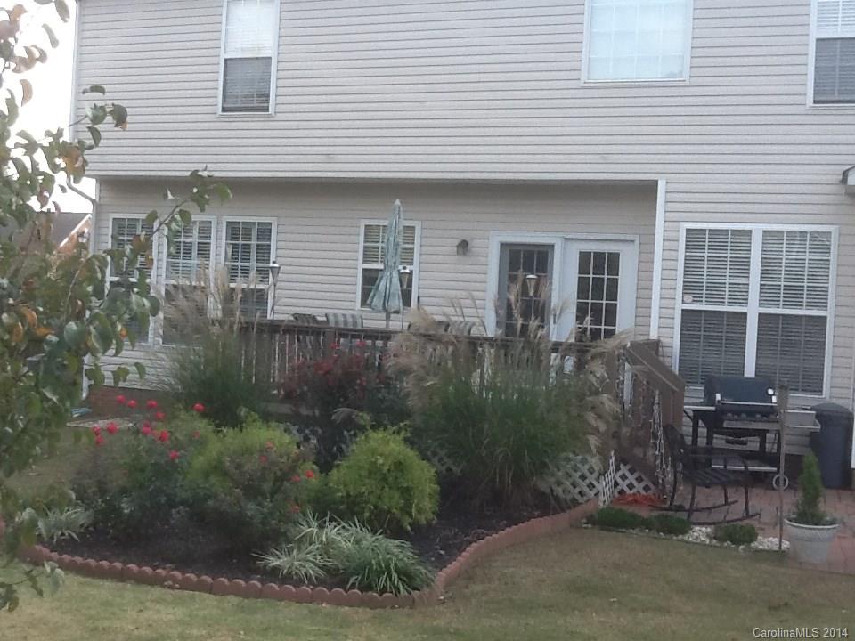LAUREL MEADOW - Residential