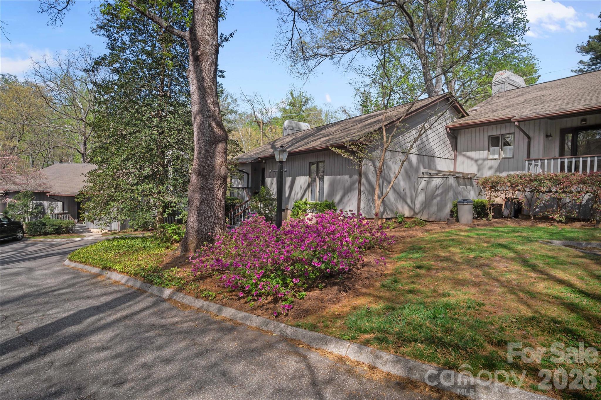 335 Melrose Avenue 103