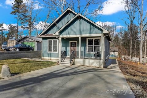 A home in Hendersonville