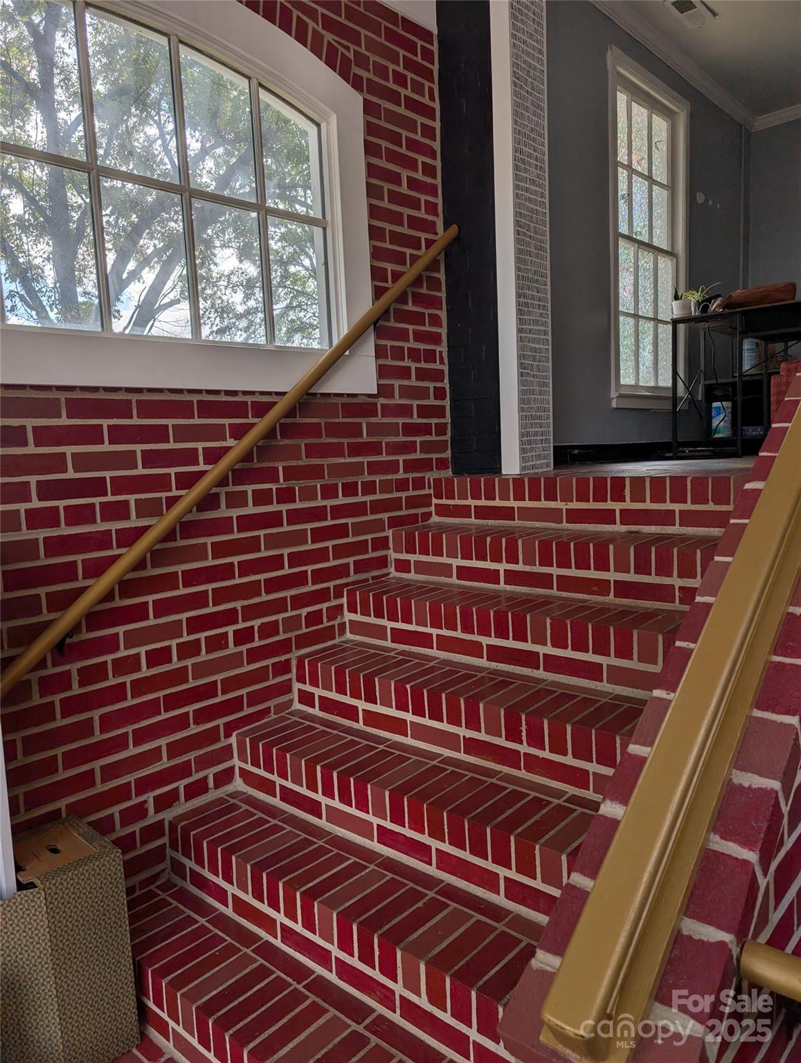 907 N Charlotte Avenue