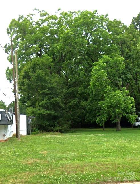 907 N Charlotte Avenue