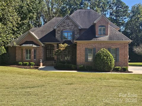 Photo of 9711 Arlington Oaks Drive, Charlotte, NC 28227 (MLS # 4308992)