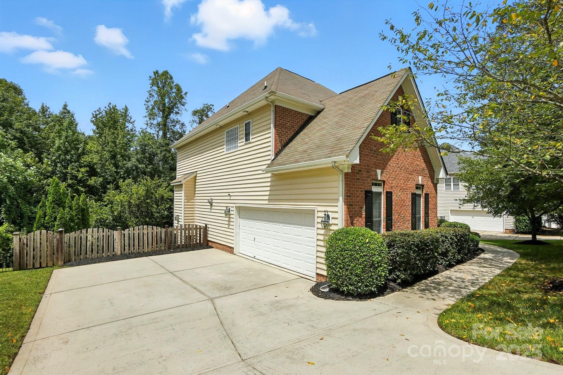 10004 Legolas Lane