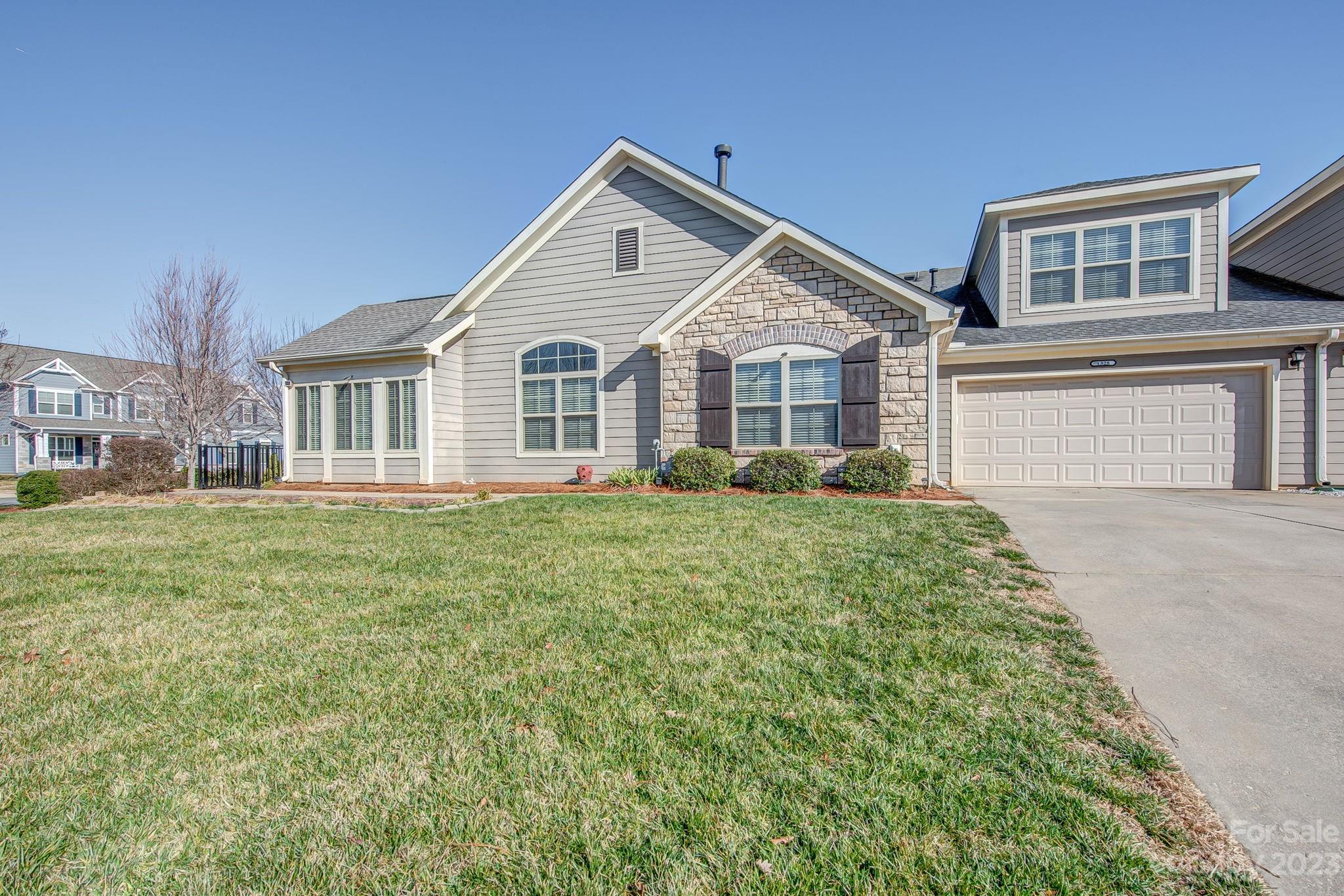 Robinson Oaks - Residential