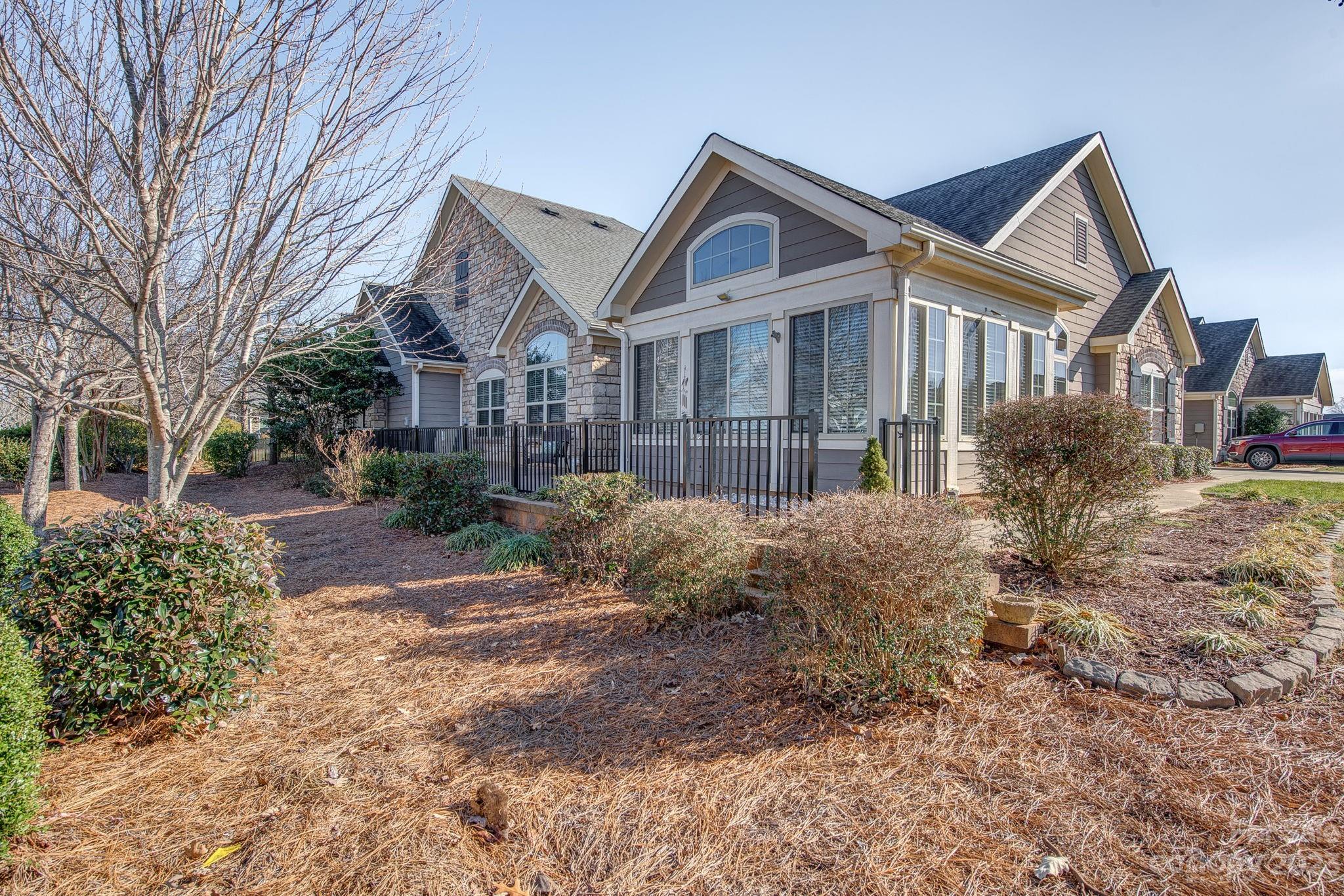 Robinson Oaks - Residential