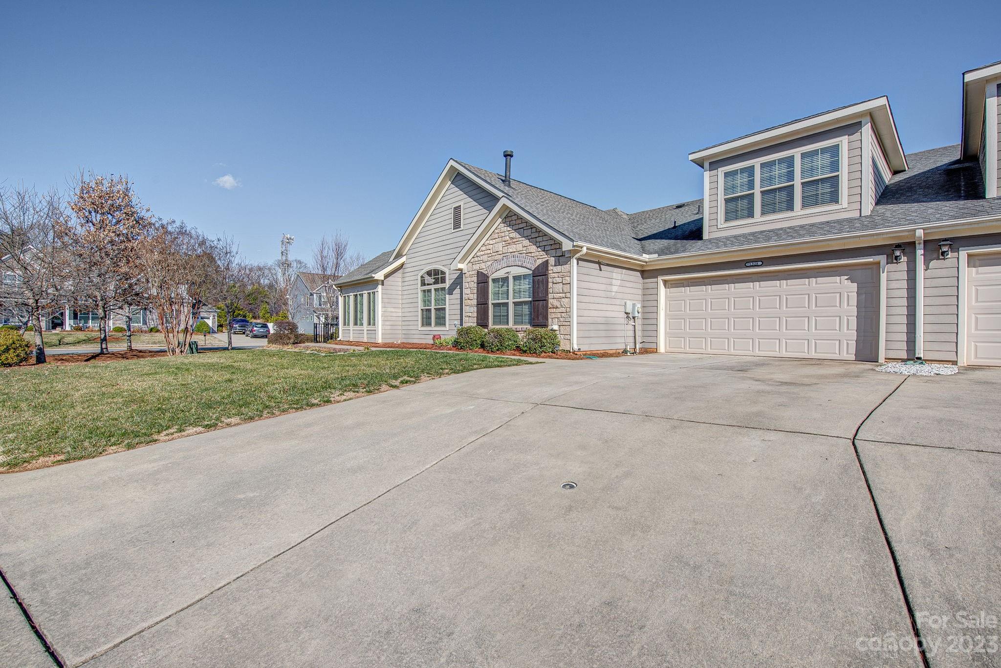 Robinson Oaks - Residential