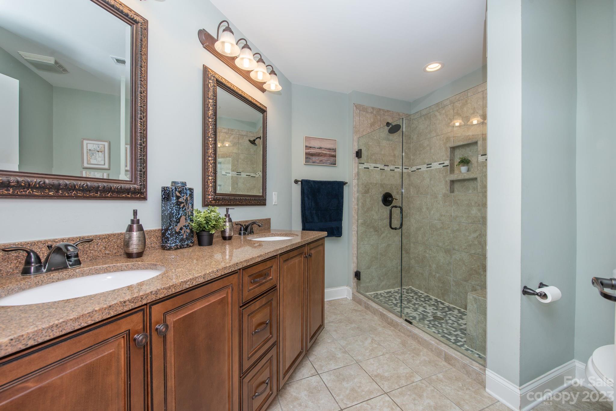 Robinson Oaks - Residential