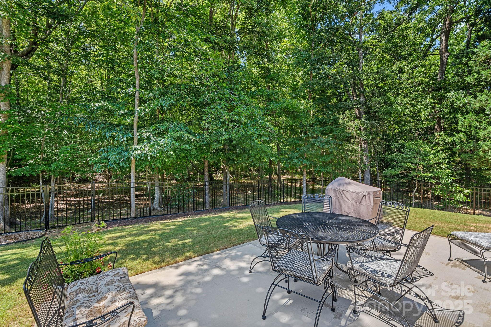 Shelly Woods - Residential