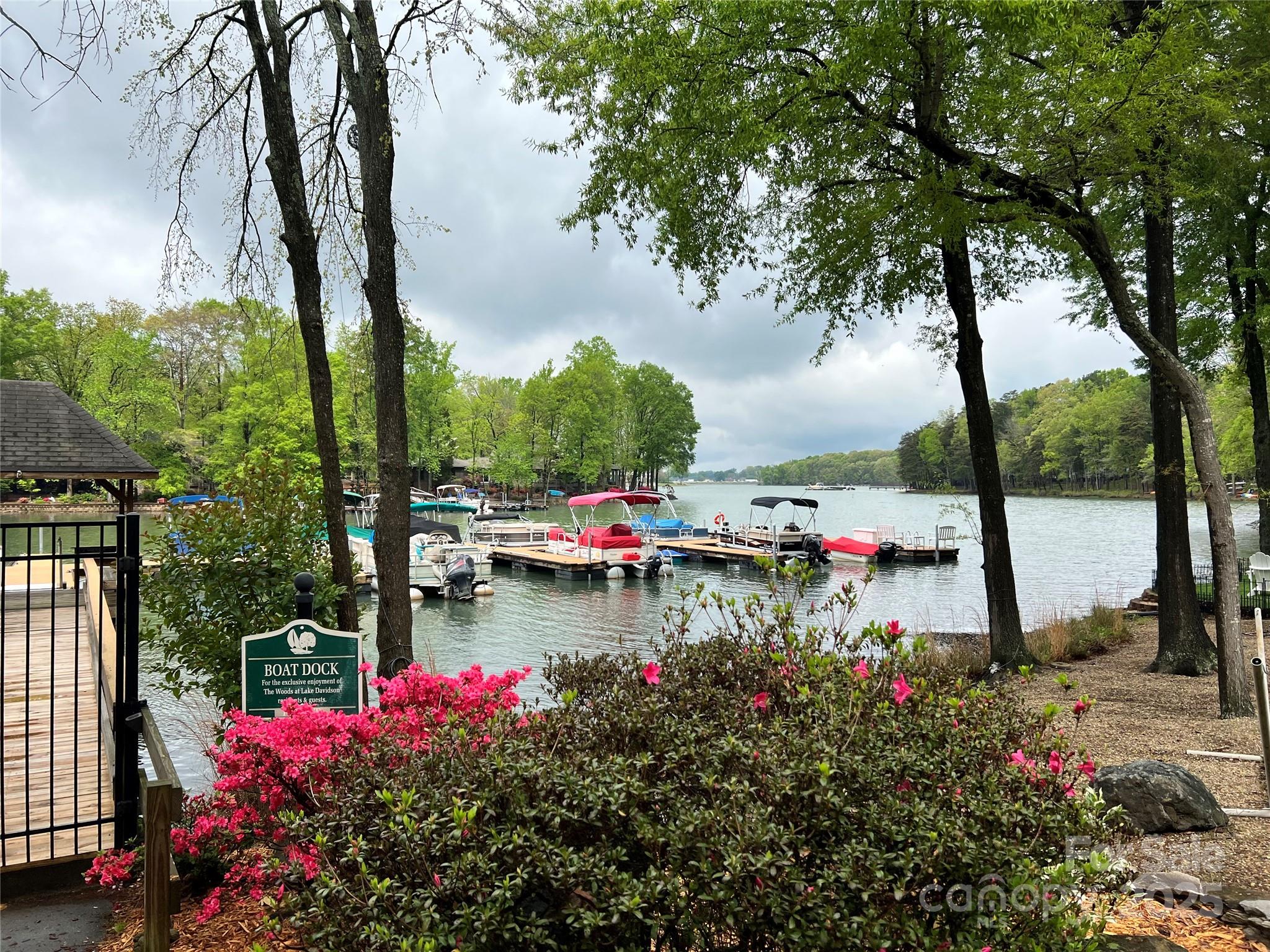 Woods At Lake Davidson - Residential