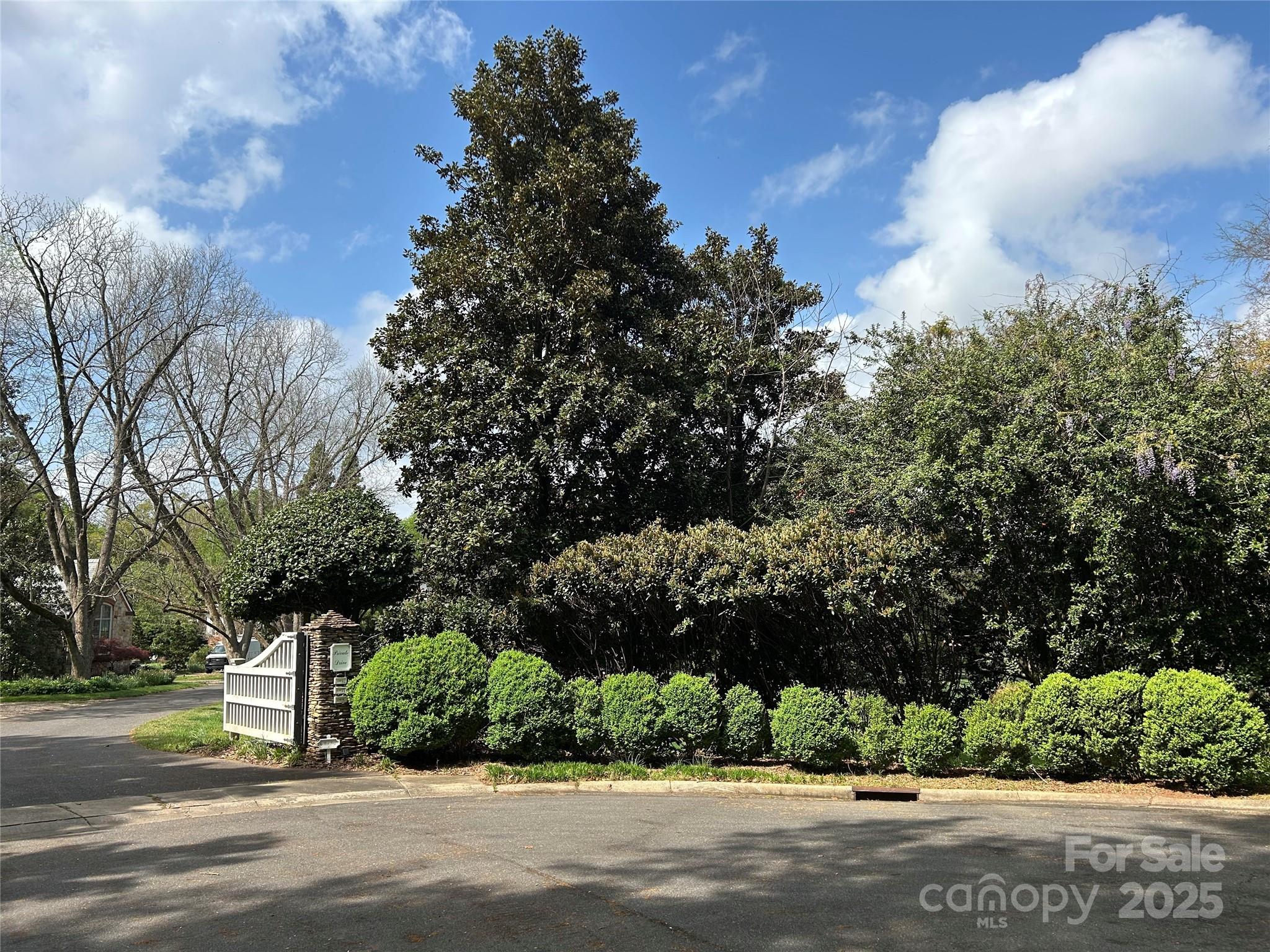 4811 Pellyn Farm Court