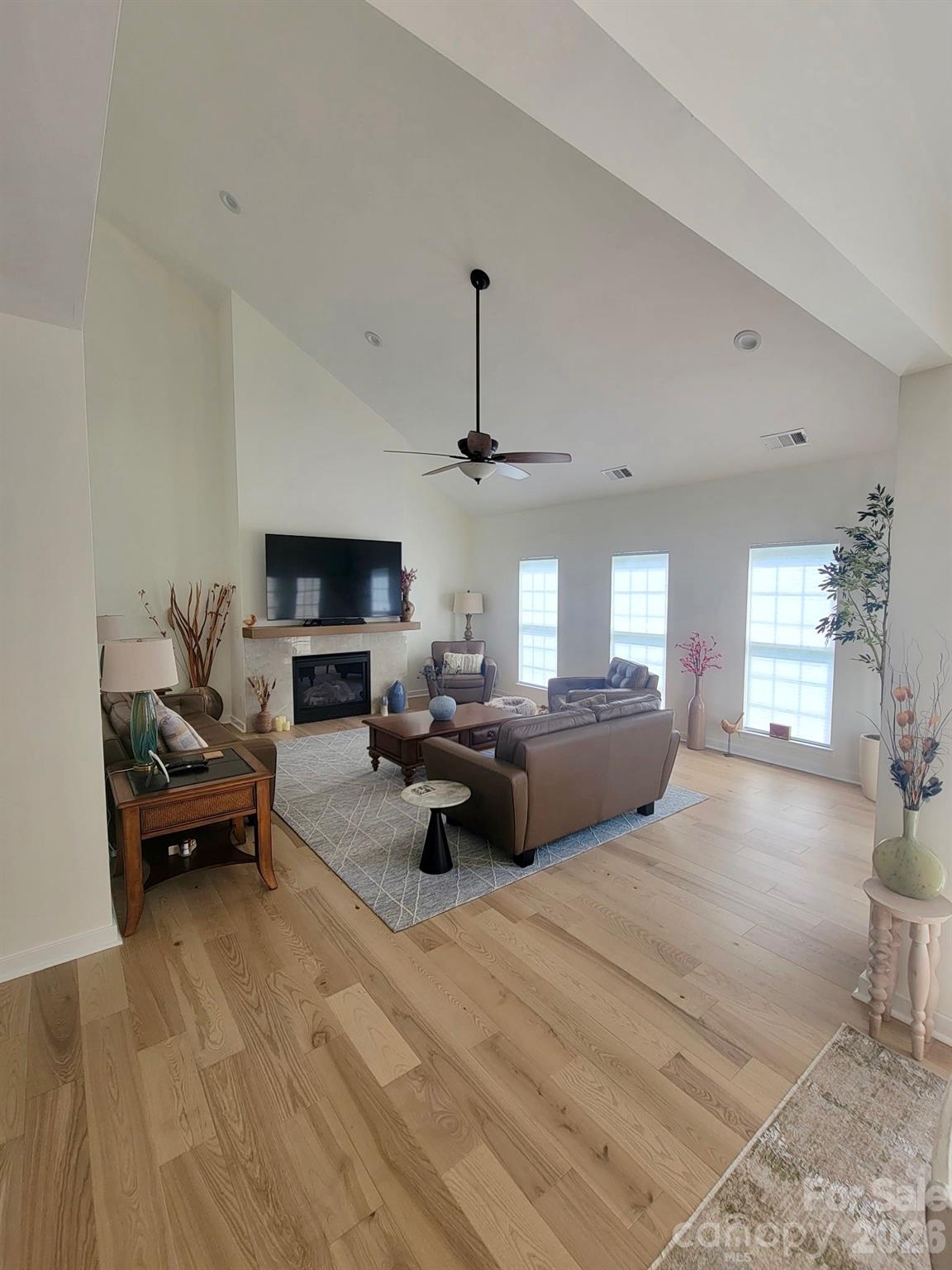14566 Greenpoint Lane