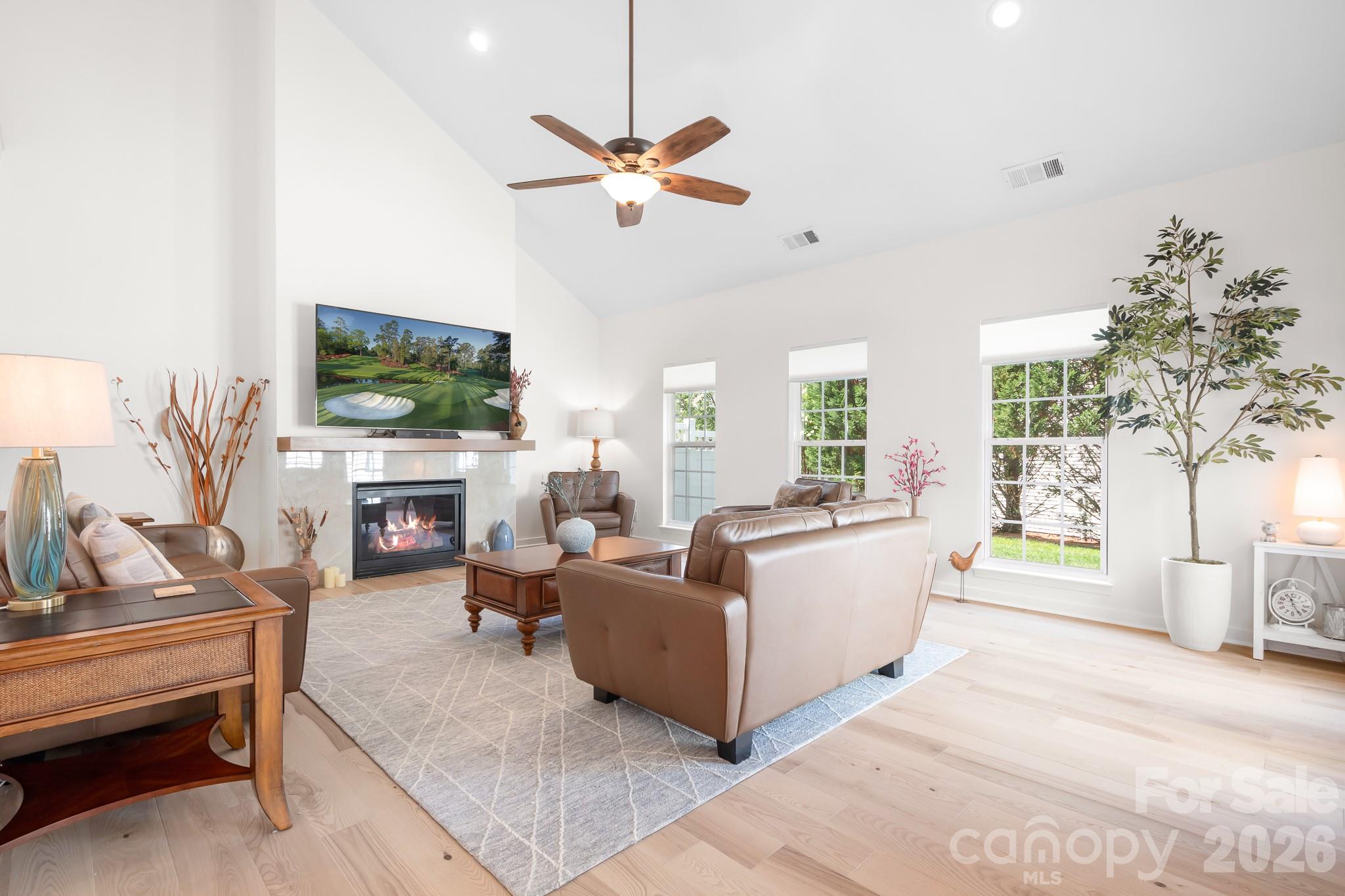 14566 Greenpoint Lane