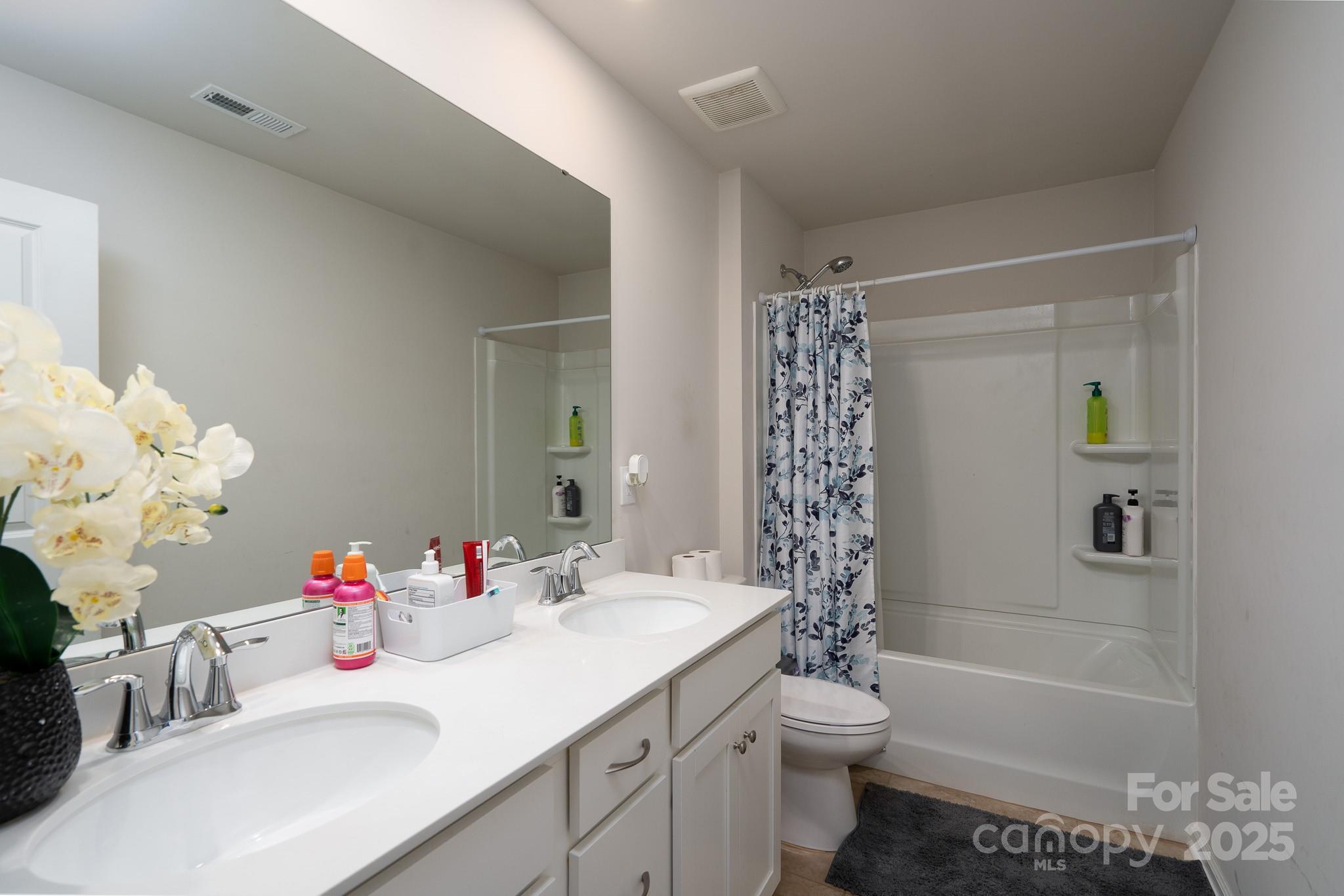 The Estates at Arlington Woods - Residential