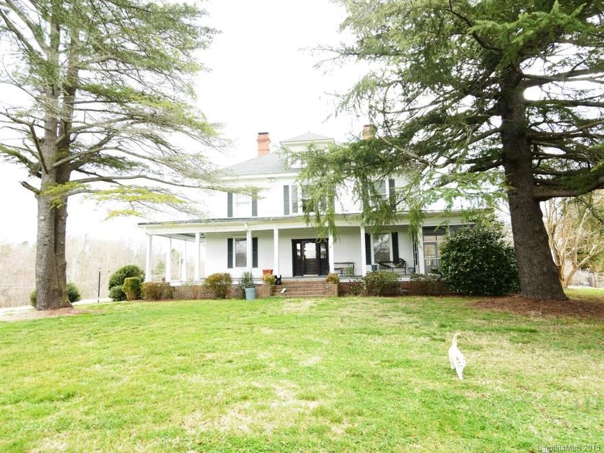 COMPLETELY RENOVATED AND UPDATED LARGE STATELY HOME ON THE HILL! AWESOME RENTAL WITH LOTS OF ROOM, ACREAGE BUT CONVENIENT TO EVERYTHING - CHARLOTTE, GASTONIA, CLOVER, YORK & ROCK HILL.  CLOSE TO OAKRIDGE MIDDLE SCHOOL.  HUGE WRAP AROUND PORCH TO ENJOY THE VIEWS !  BEDROOMS ARE ALL OVERSIZED AND LOTS OF ROOMS TO USE AS FLEX SPACE.  WOULD MAKE A GREAT OFFICE ALSO.