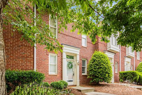 Townhouse in Charlotte NC 2617 Dilworth Heights Lane.jpg