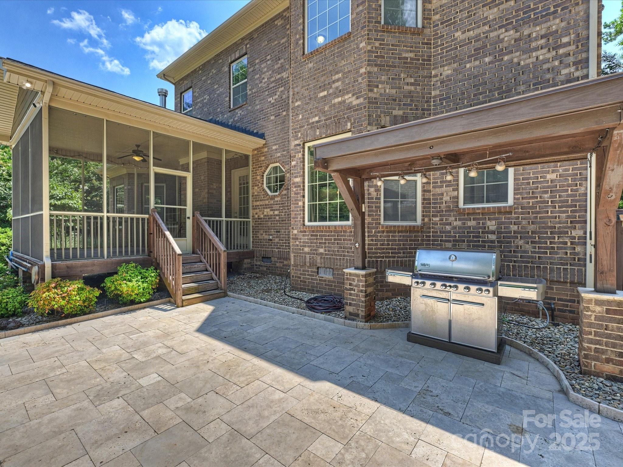 The Coves on River Oaks - Residential