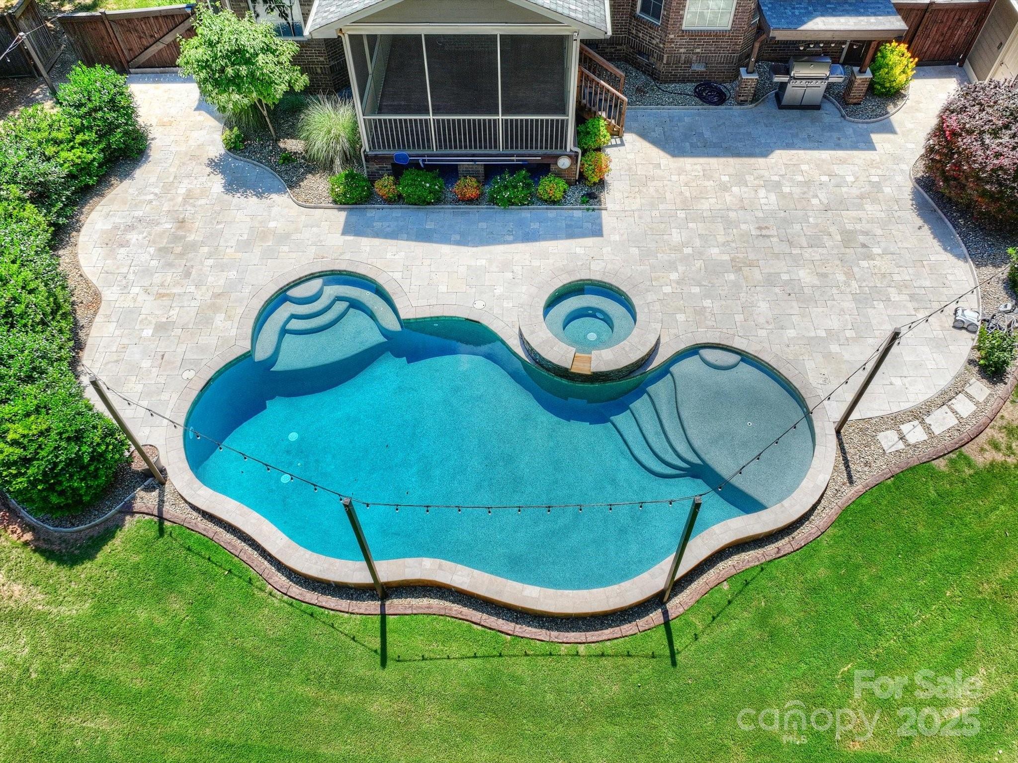 The Coves on River Oaks - Residential