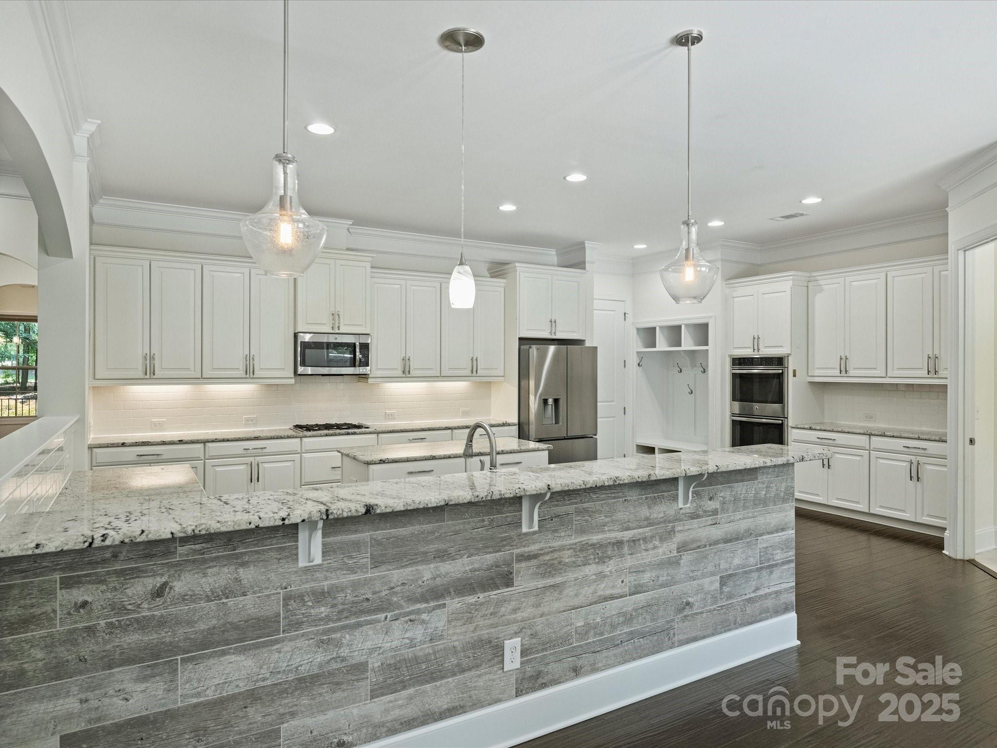 The Coves on River Oaks - Residential