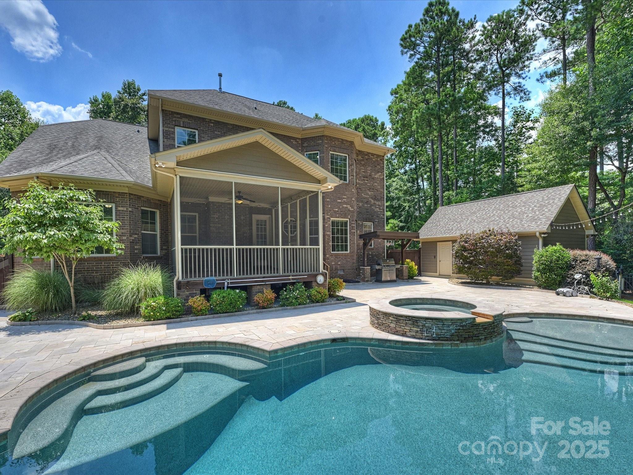 The Coves on River Oaks - Residential