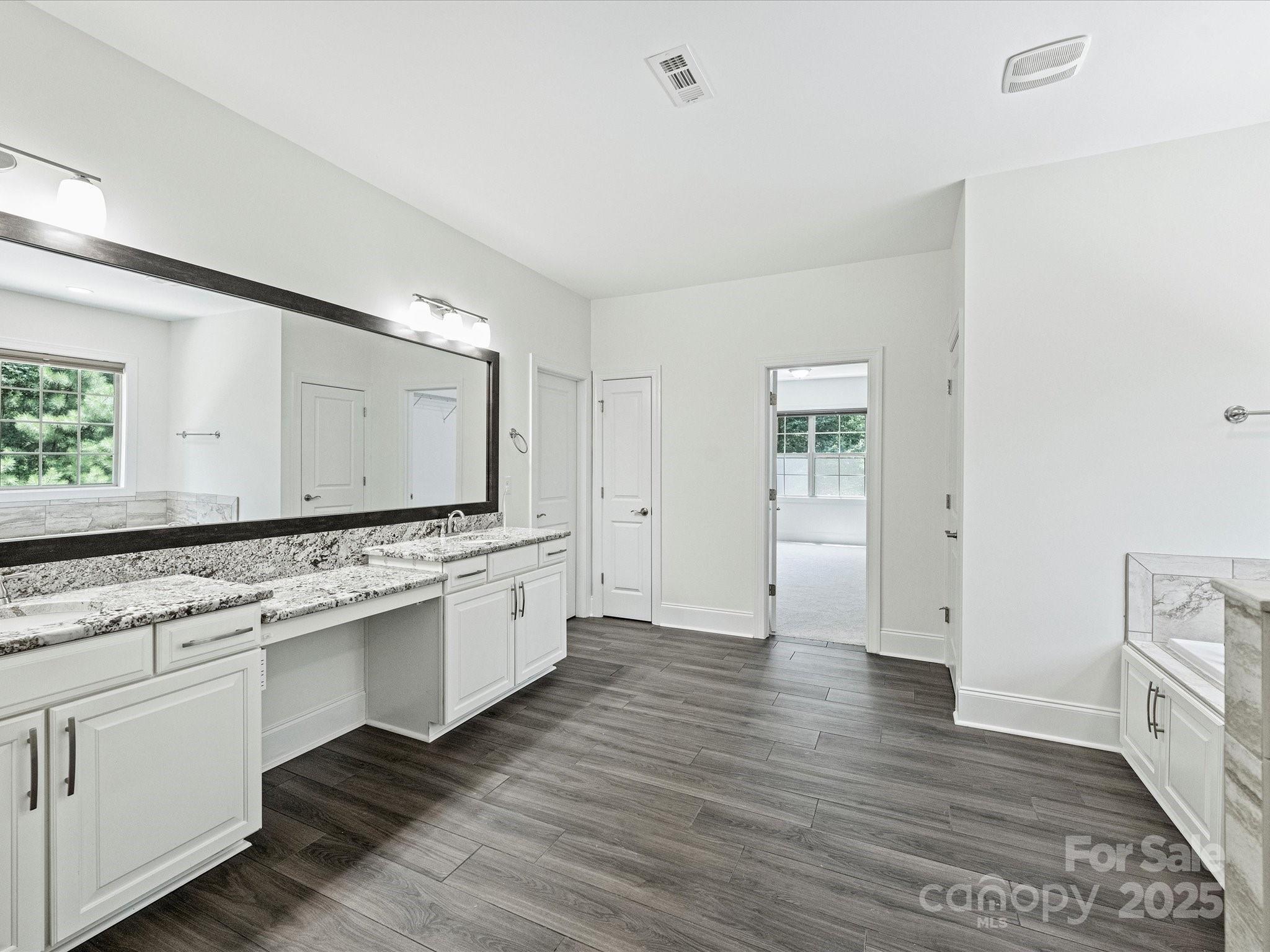 The Coves on River Oaks - Residential