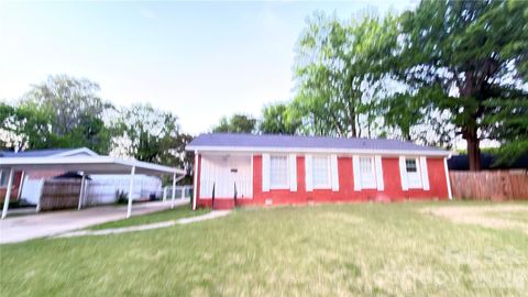 4131 Woodgreen Terrace Charlotte NC 28205