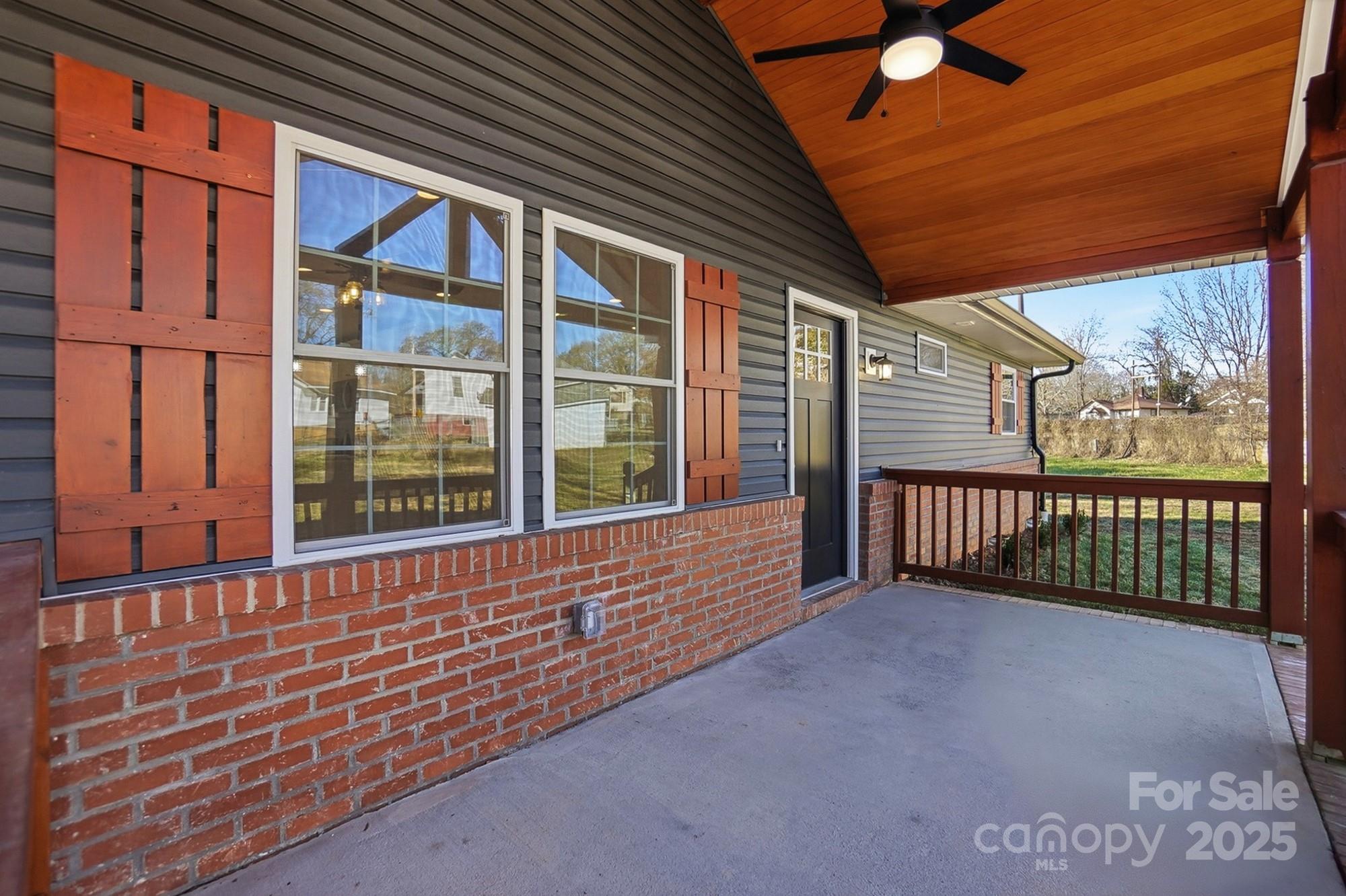 1015 W 6th Avenue B Avenue