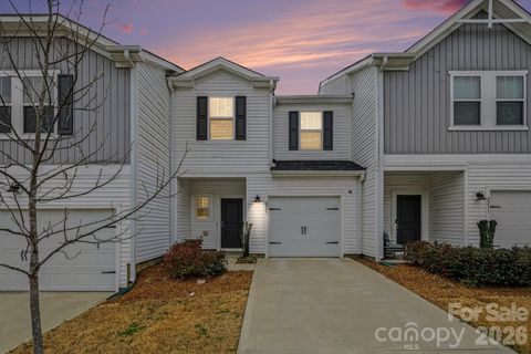 Photo of 2207 Belterra Drive, Charlotte, NC 28216 (MLS # 4361913)