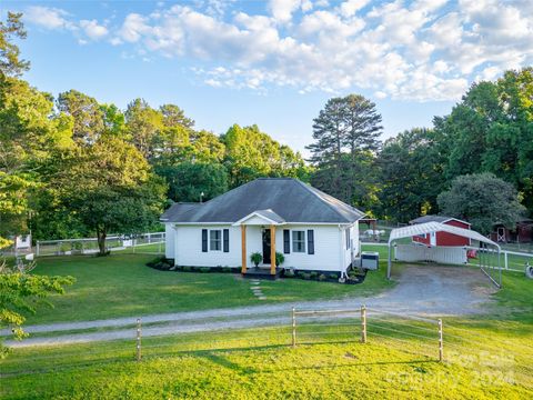 Single Family Residence in Dallas NC 1605 Old Dallas Highway.jpg