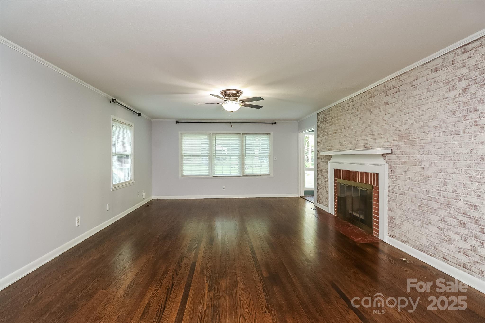 401 Lakeview Drive