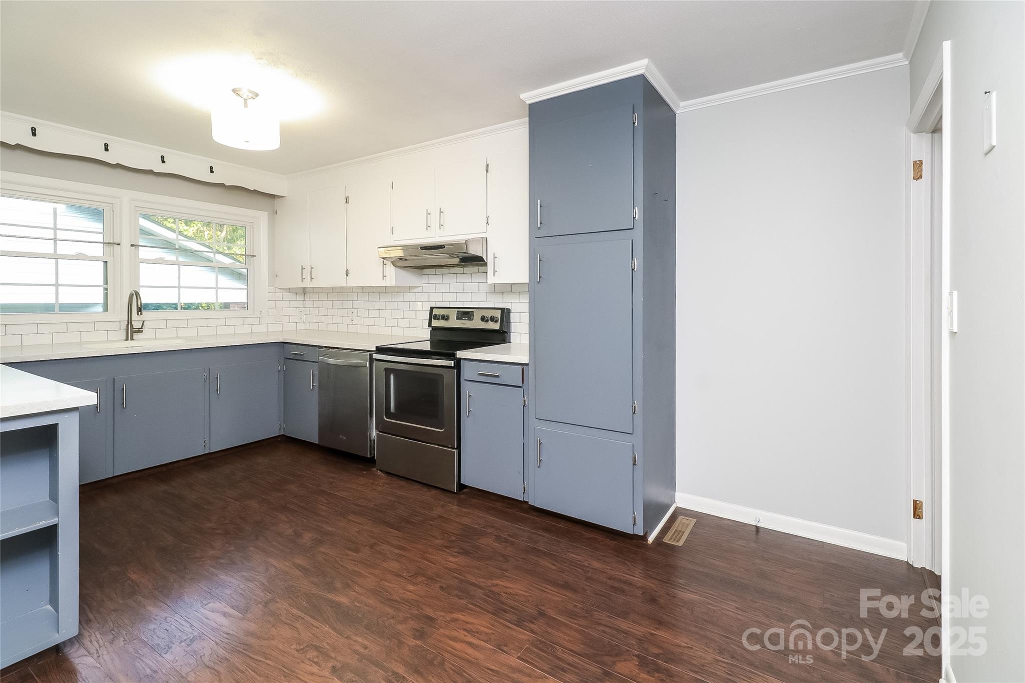 401 Lakeview Drive