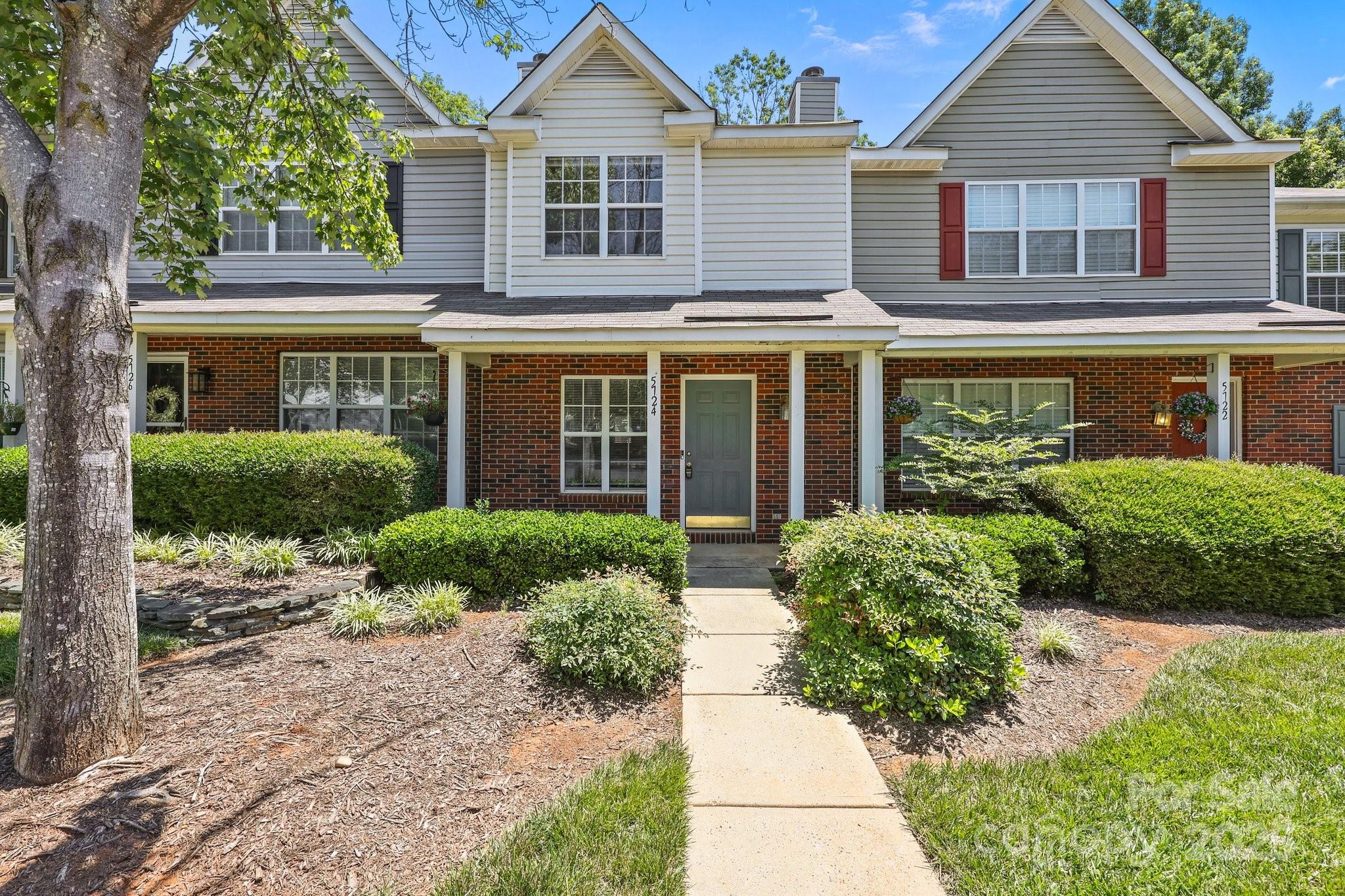 5724 Cougar Lane