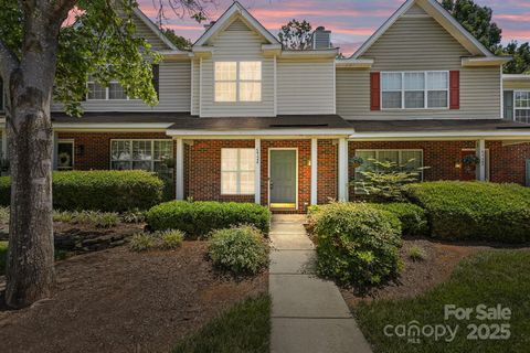 5724 Cougar Lane Charlotte NC 28269
