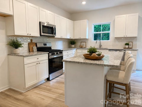 Photo of 1225 Stoneglen Drive, Granite Quarry, NC 28146 (MLS # 4402901)