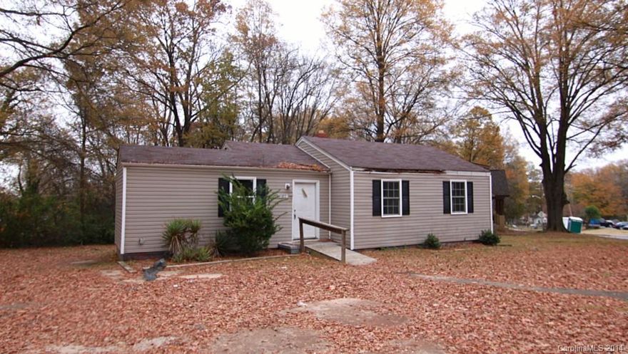 Large corner lot just outside of Uptown and overlooking Cordelia Park. Just a few blocks away from Light Rail Extension. Ask listing agents about other new homes coming soon to the area.  Fixer-Upper with City code violations.