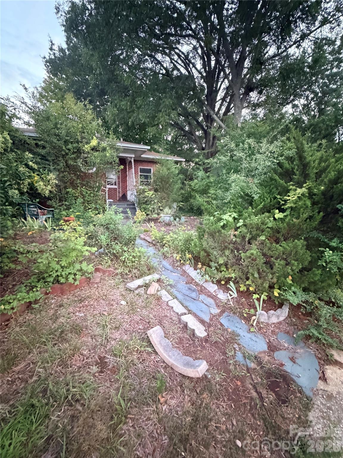 301 Heilig Avenue