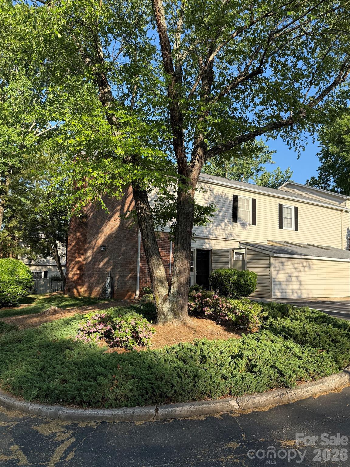 5939 Quail Hollow Road