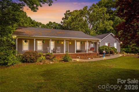 Photo of 711 Spring Pointe Drive, Stony Point, NC 28678 (MLS # 4385300)