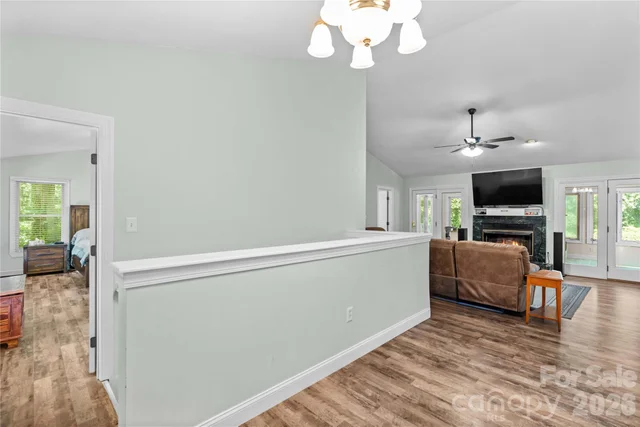 711 Spring Pointe Drive, photo 4 of 47