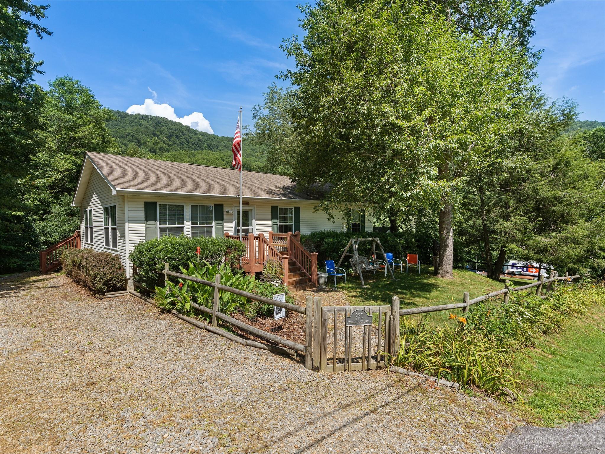 Country Place Of Waynesville - Residential