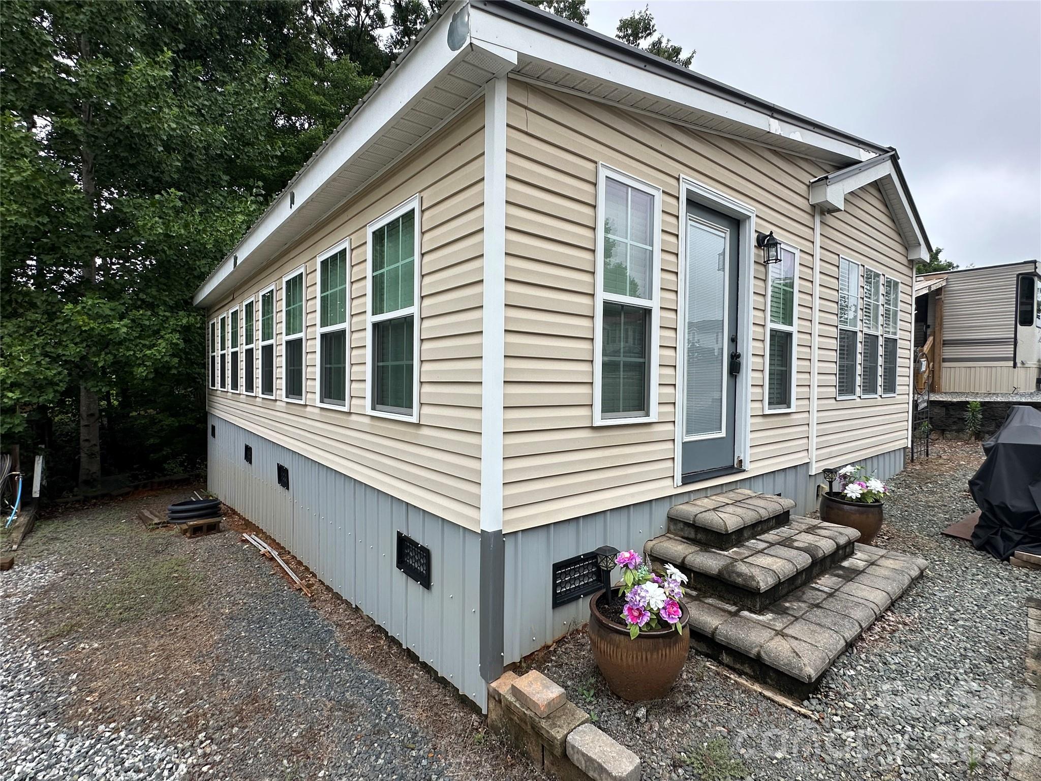 108 Hummingbird Circle