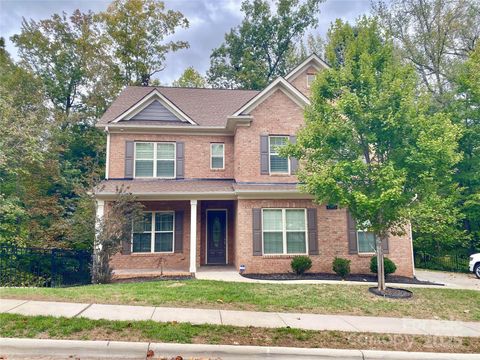 Photo of 7945 Rolling Creek Court, Charlotte, NC 28270 (MLS # 4316421) Photo of 7945 Rolling Creek Court, Charlotte, NC 28270 (MLS # 4316421)